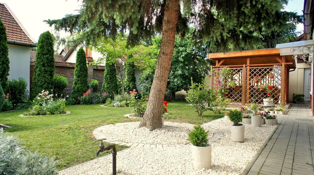 Hajnal Apartman Vila Gyula Exterior foto